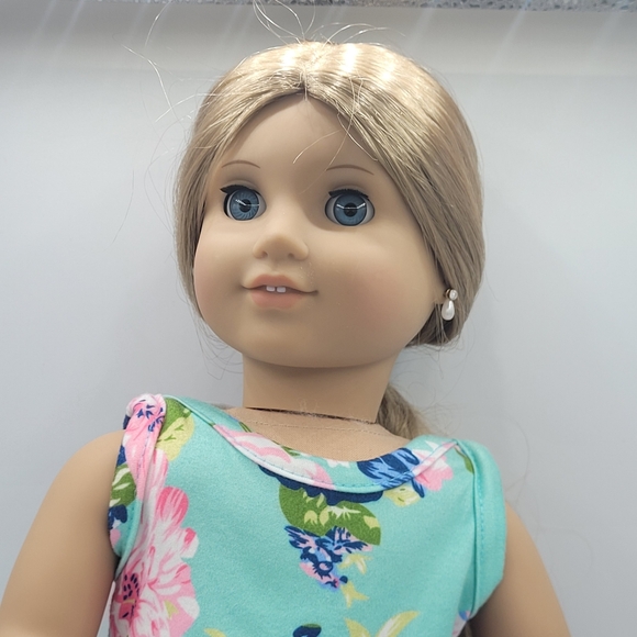 American Girl Doll 18" Blond Hair Blue Eyes With Her Ears Pierced - Picture 3 of 16